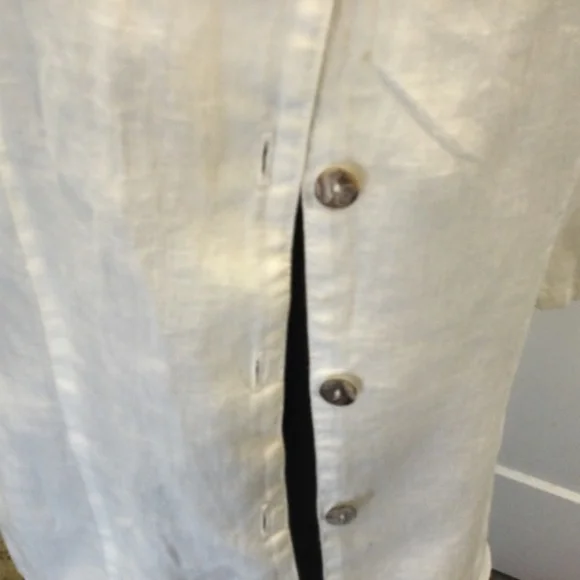 Lovely Linen Top - Picture 4 of 8